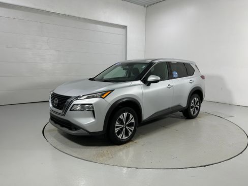 Used 2021 Nissan Rogue SV image 17