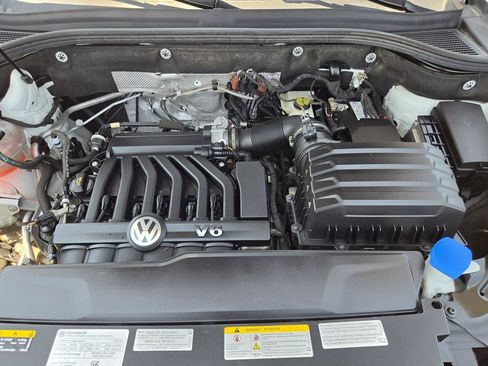 Used 2022 Volkswagen Atlas Cross Sport SEL Premium R-Line AWD/4WD image 31