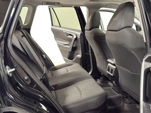 Certified 2021 Toyota RAV4 XLE image 17