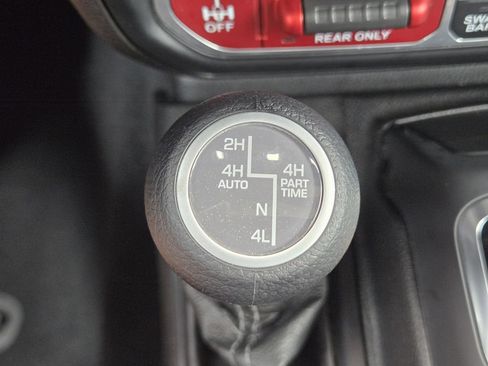 Used 2024 Jeep Wrangler Unlimited Rubicon 4xe AWD/4WD image 25