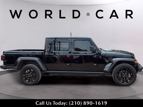 Used 2025 Jeep Gladiator Sport AWD/4WD image 5