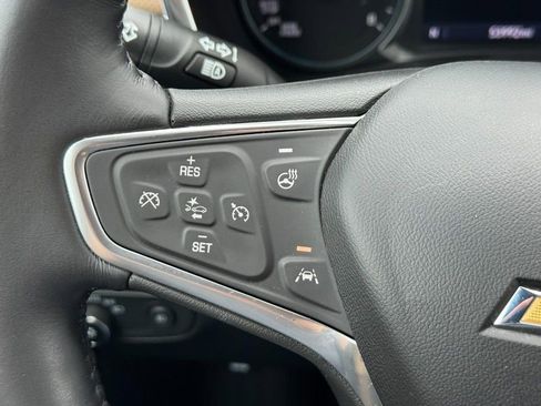 Used 2022 Chevrolet Equinox Premier FWD image 17