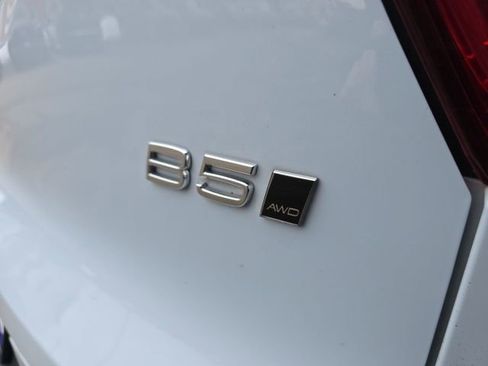 Certified 2024 Volvo XC40 B5 Plus w/ Climate Package image 14