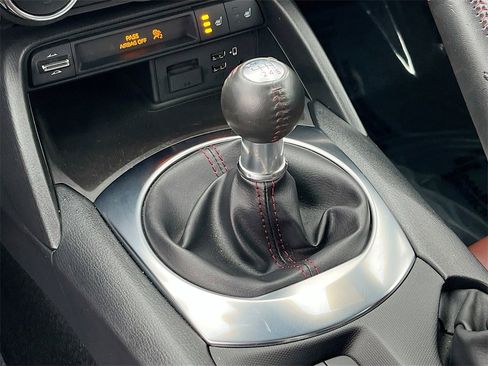 Used 2019 MAZDA MX-5 Miata RF Grand Touring image 15