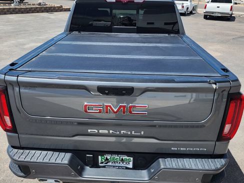 Used 2021 GMC Sierra 1500 Denali w/ Denali Ultimate Package AWD/4WD image 6