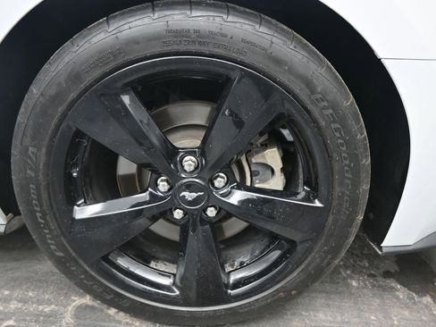 Used 2022 Ford Mustang GT w/ Black Accent Package RWD image 16
