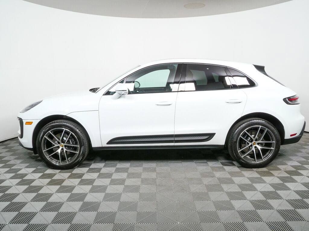 Certified 2026 Porsche Macan AWD/4WD image 2