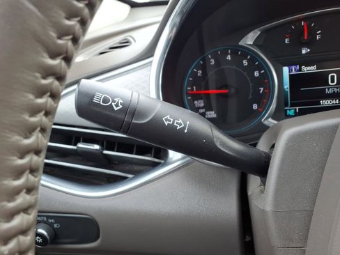 Used 2018 Chevrolet Malibu LT image 17