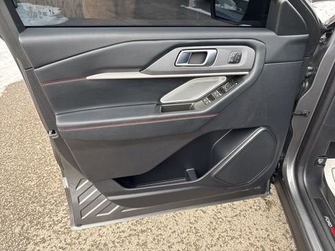 Used 2025 Ford Explorer ST image 14