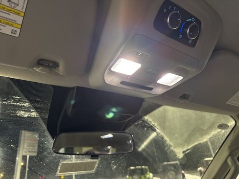 Used 2023 Ford Transit 350 XLT image 12