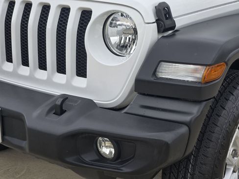 Used 2023 Jeep Wrangler Sport AWD/4WD image 11