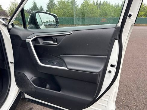 Used 2022 Toyota RAV4 SE w/ Convenience Package AWD/4WD image 26