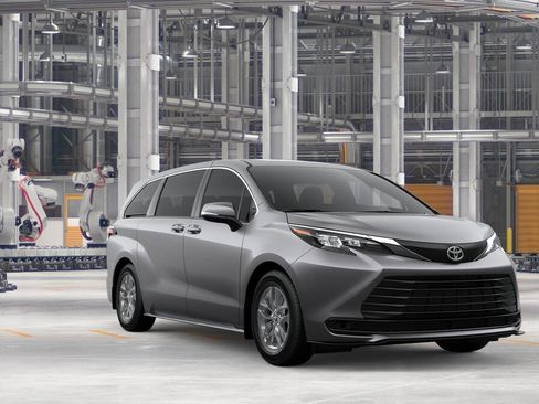 New 2026 Toyota Sienna LE image 15