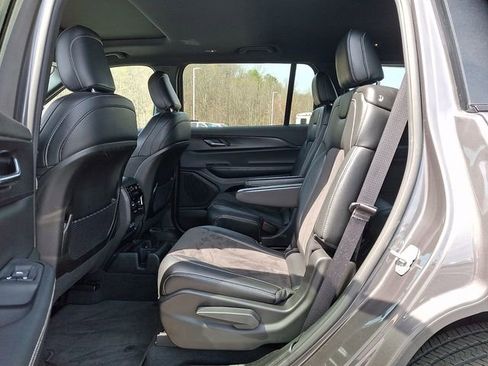 Used 2024 Jeep Grand Cherokee L Altitude image 10