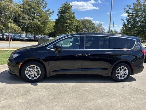 Used 2024 Chrysler Voyager LX FWD image 11