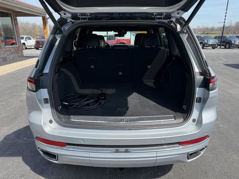 Used 2022 Jeep Grand Cherokee Overland w/ Advanced Protech Group III image 6