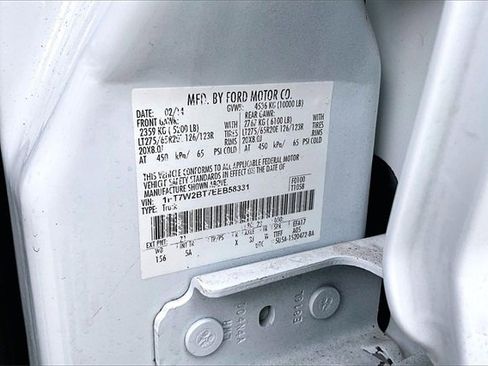 Used 2014 Ford F250 Lariat w/ Lariat Interior Package image 16