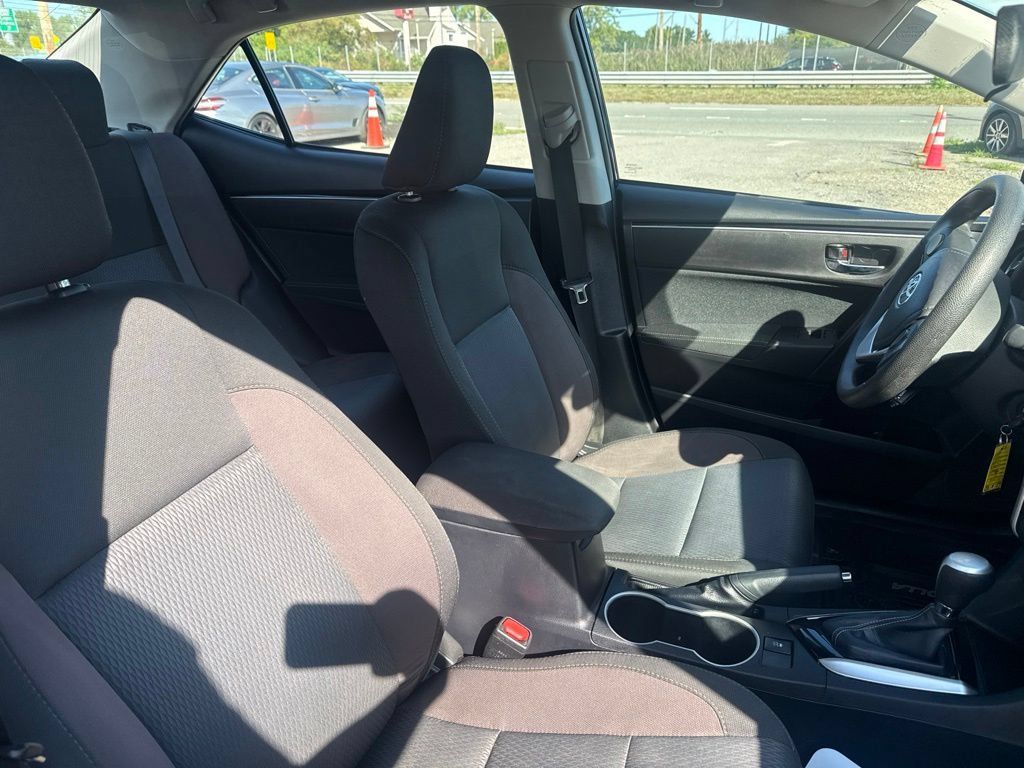 Used 2018 Toyota Corolla LE FWD image 20