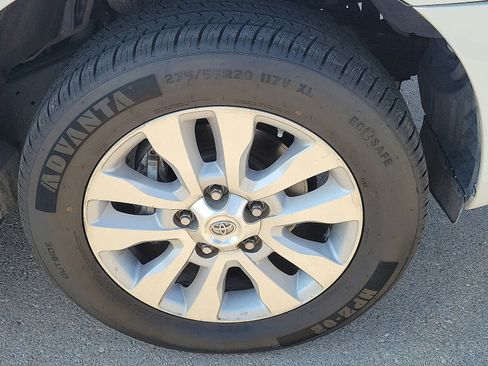 Used 2016 Toyota Sequoia Platinum image 7