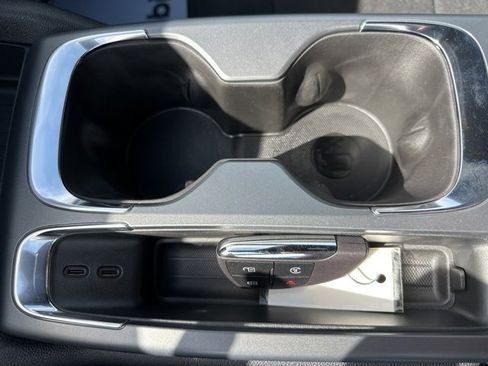 New 2026 Chevrolet Equinox EV LT image 36