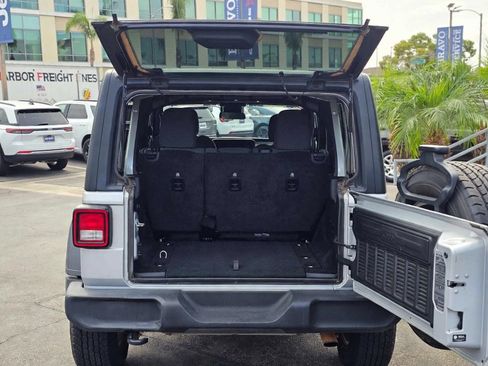Used 2024 Jeep Wrangler Unlimited Sport AWD/4WD image 9