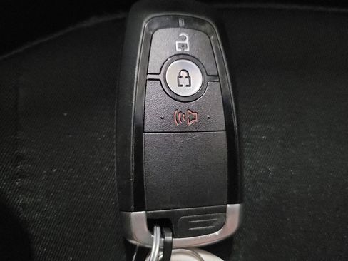 Used 2018 Ford Edge SEL AWD/4WD image 32