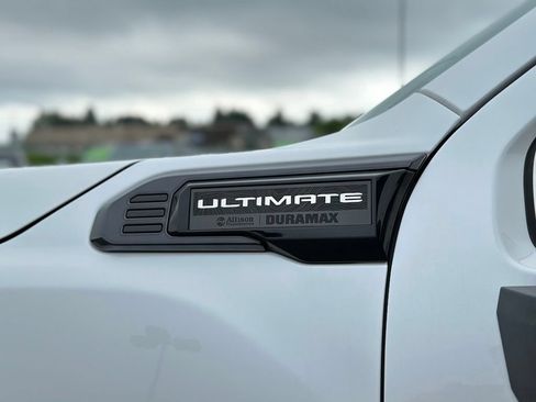 Certified 2024 GMC Sierra 3500 Denali Ultimate AWD/4WD image 40