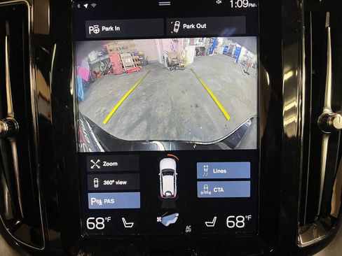 Used 2018 Volvo XC60 T6 Momentum w/ Convenience Package AWD/4WD image 26