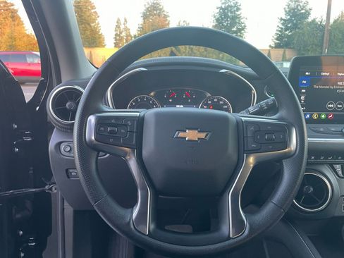 Used 2025 Chevrolet Blazer LT image 29