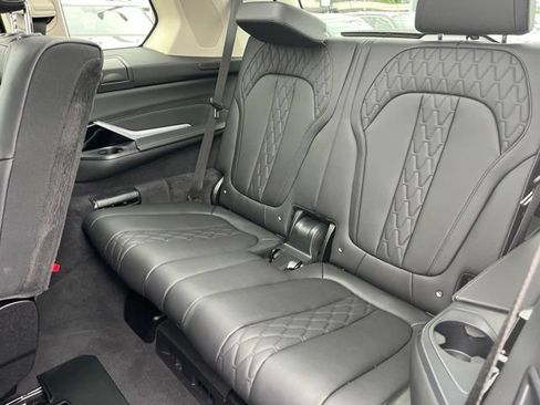 Used 2026 BMW X7 xDrive40i AWD/4WD image 12