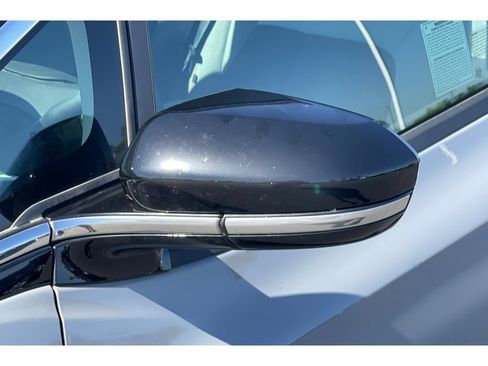 Used 2021 Chevrolet Bolt LT FWD image 12