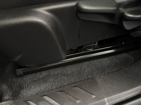 Used 2024 GMC Canyon Elevation image 24