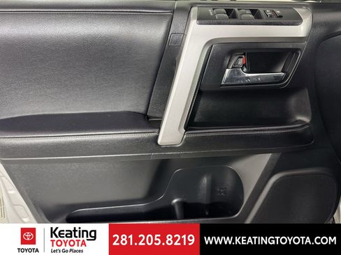 Used 2022 Toyota 4Runner SR5 image 10