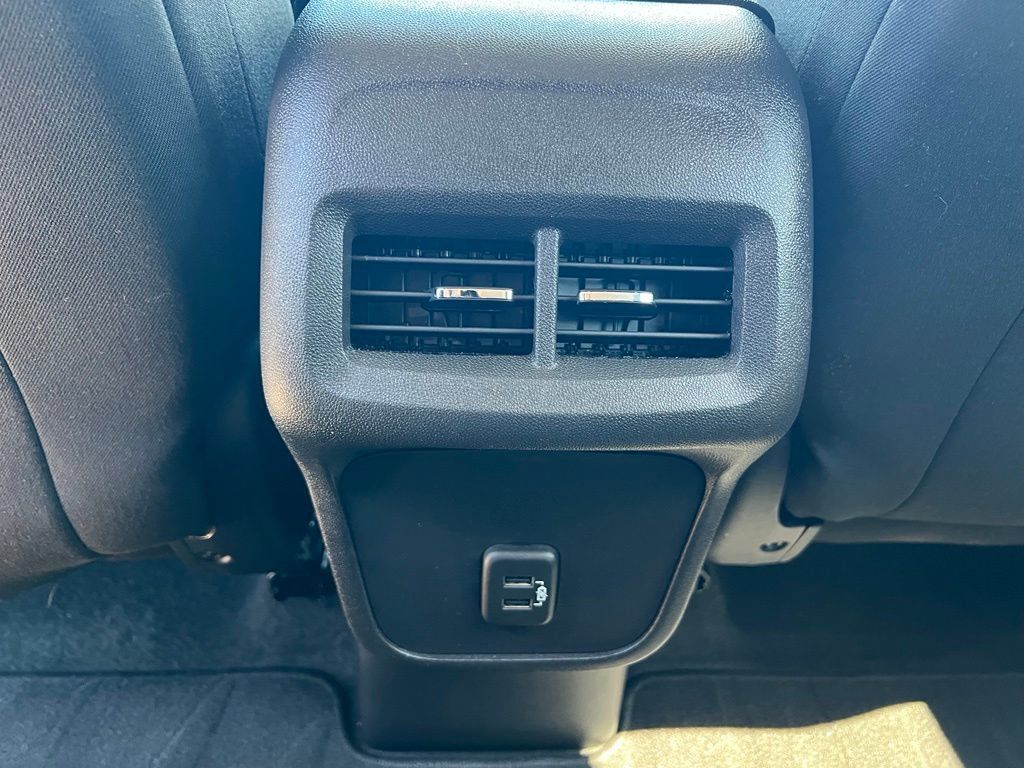 Used 2024 Chevrolet Equinox LT AWD/4WD image 22