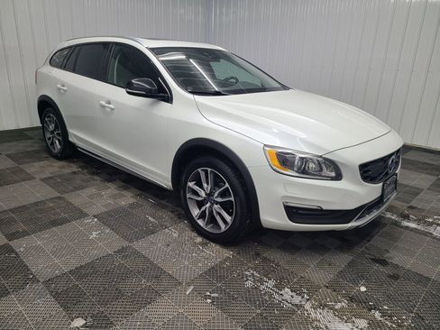 Used 2016 Volvo V60 T5 Cross Country Platinum w/ Climate Package image 13