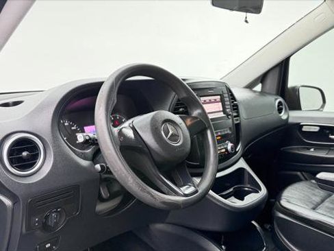 Used 2016 Mercedes-Benz Metris Passenger image 22