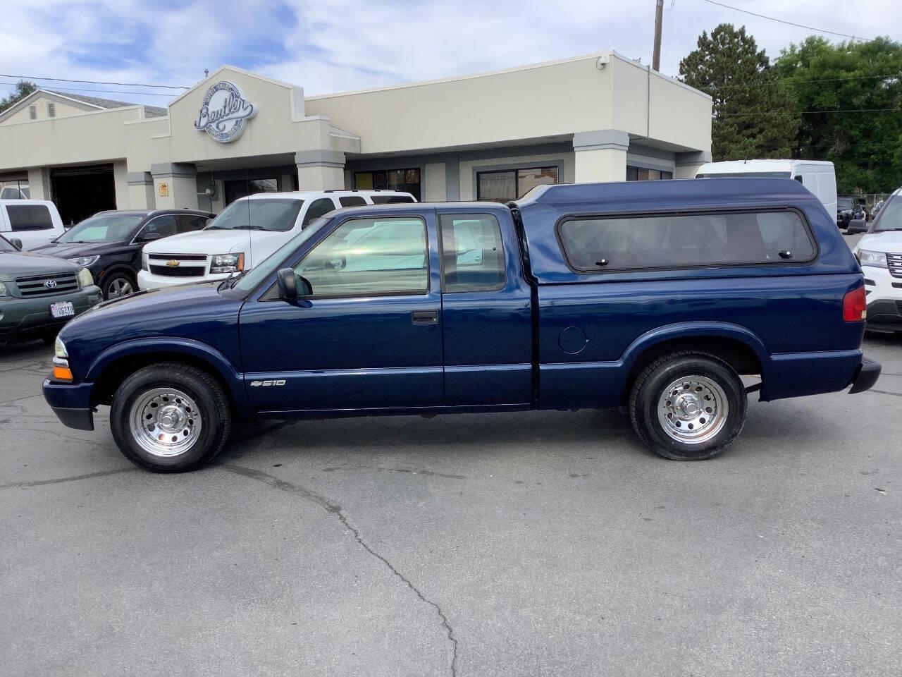 Used 2002 Chevrolet S10 Pickup 2WD Extended Cab w/ Preferred Equipment Group image 4