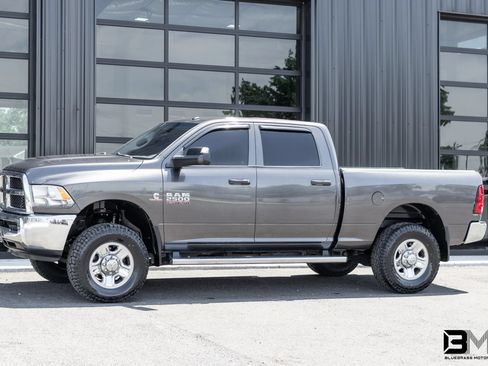 Used 2016 RAM 2500 Tradesman w/ Chrome Appearance Group AWD/4WD image 3