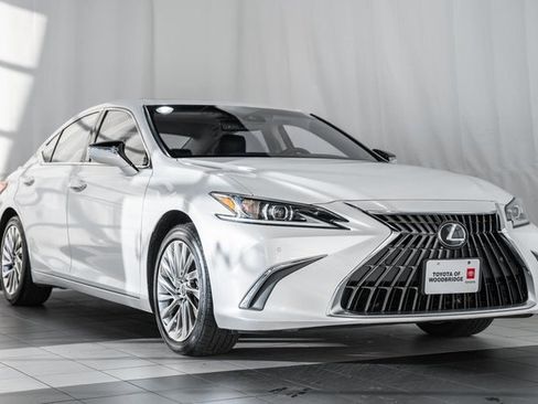 Used 2023 Lexus ES 300h w/ Luxury Package image 1