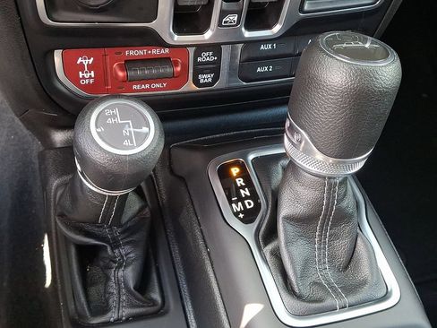 Used 2026 Jeep Gladiator Rubicon AWD/4WD image 14