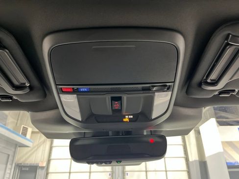 Certified 2025 Subaru Forester Premium AWD/4WD image 31