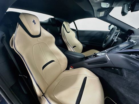 Used 2025 Ferrari Roma Spider RWD image 44