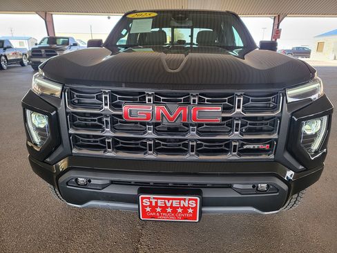 Used 2025 GMC Canyon AT4 w/ AT4 Premium Package AWD/4WD image 4