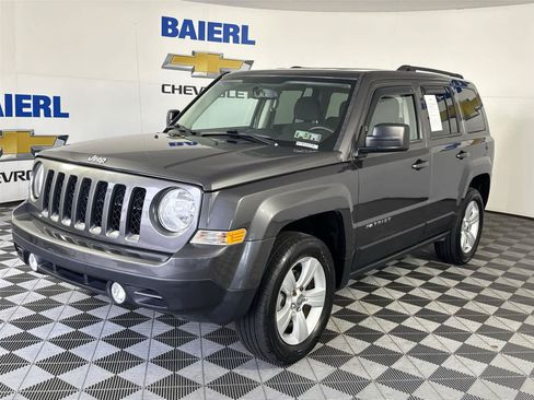 Used 2016 Jeep Patriot Latitude AWD/4WD image 1