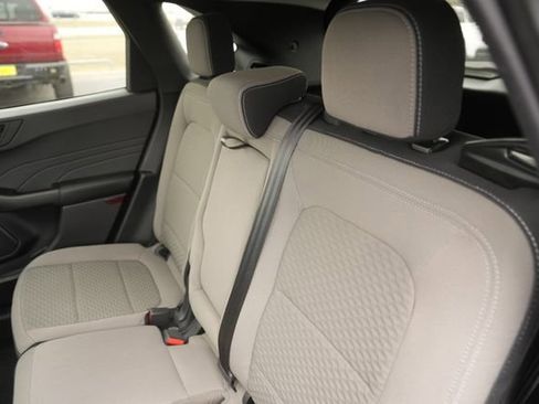 Used 2022 Ford Escape SE w/ SE Sport Appearance Package image 13