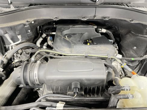 Used 2020 Ford Explorer XLT w/ Equipment Group 202A image 17