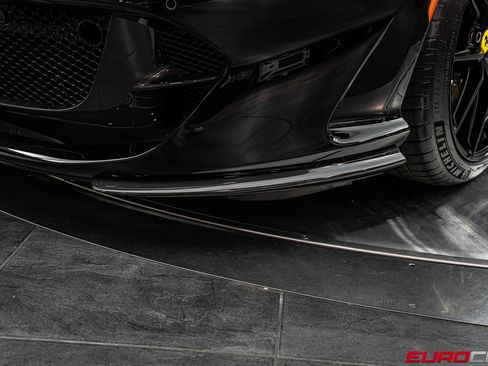 Used 2020 Ferrari 812 Superfast RWD image 14