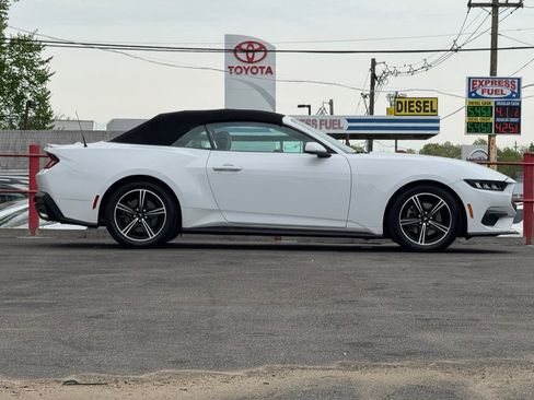 Used 2024 Ford Mustang Premium RWD image 8