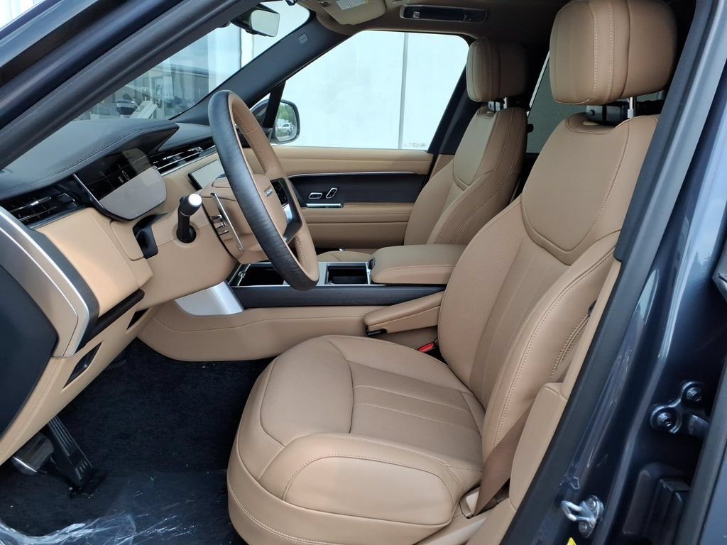 New 2026 Land Rover Range Rover Long Wheelbase SE AWD/4WD image 10