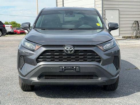 Used 2022 Toyota RAV4 LE w/ Carpet Mat Package (TMS) AWD/4WD image 10
